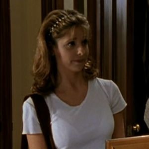 Buffy wearing a headband.