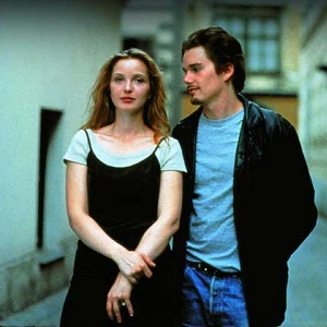 Ethan Hawke and Julie Delphy from Before Sunrise walking the street