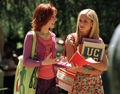 Buffy and Willow walk around UC Sunnydale campus