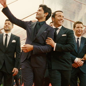 Screenshot from Entourage, with a now famous actor and his buddies walking the red carpet