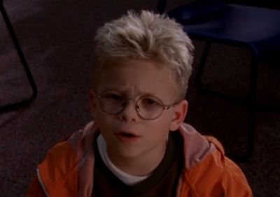 Jonathan Lipnicki as Buzz