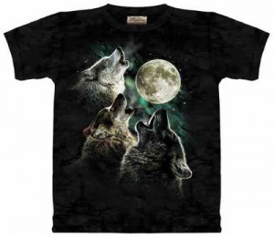A black t-shirt with three wolves howling at a giant moon